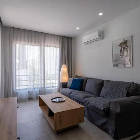 Apartment A Blissful 1-bedroom Voyage In *