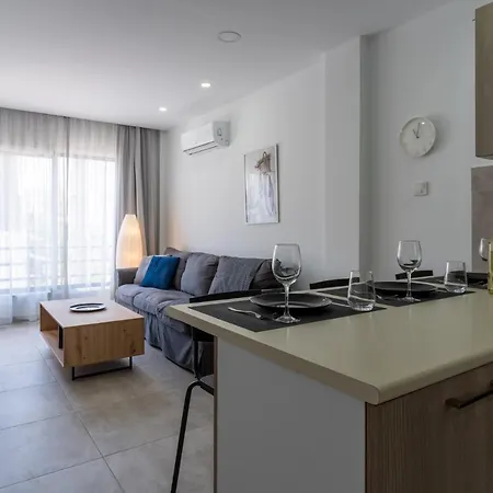 A Blissful 1-bedroom Voyage In Apartment Larnaca