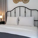 A Blissful 1-bedroom Voyage In Lárnaka